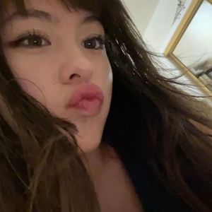 Meet your Posher, Mia